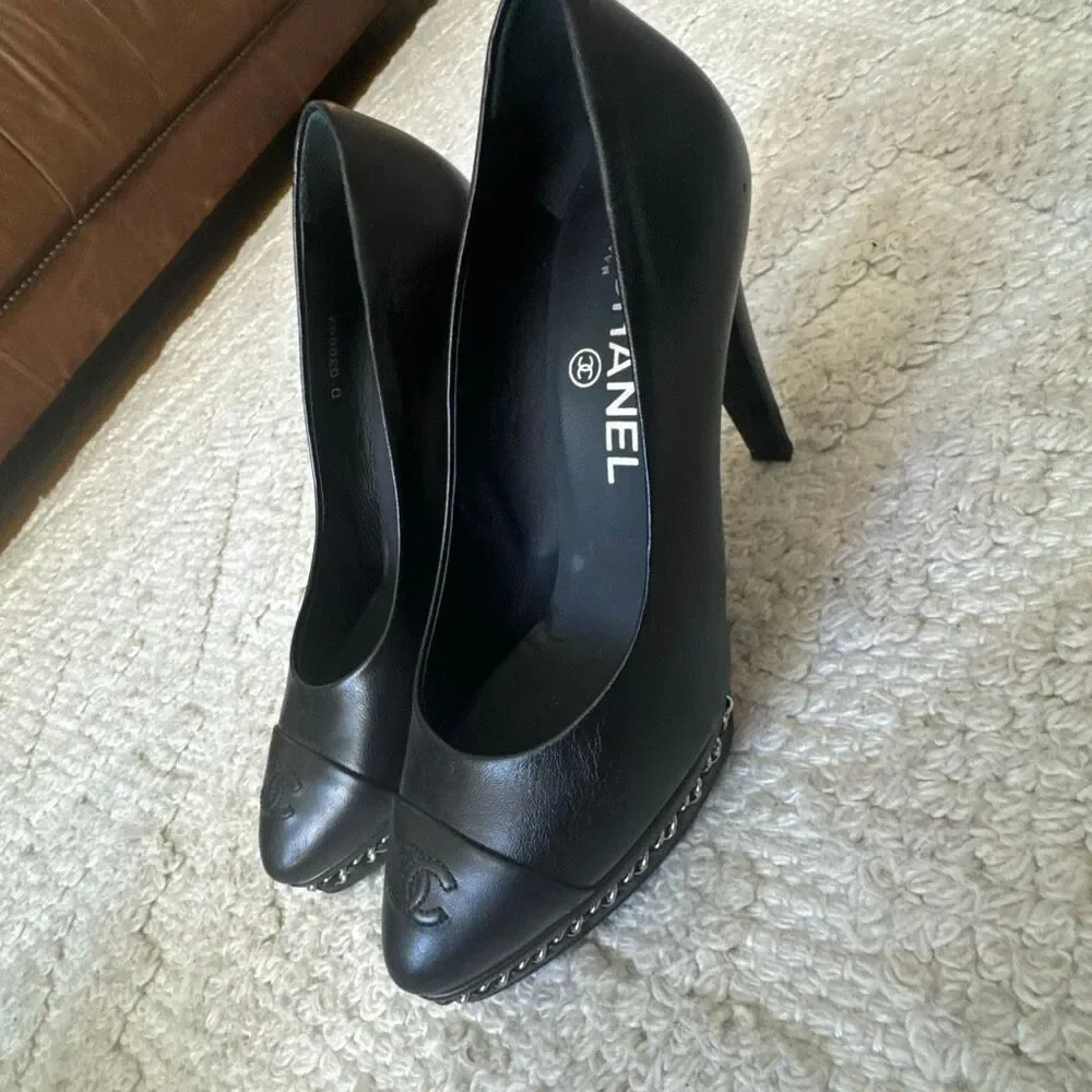 Chanel Lambskin CC Cap Toe Platform Chain Pumps size 36.5 Black